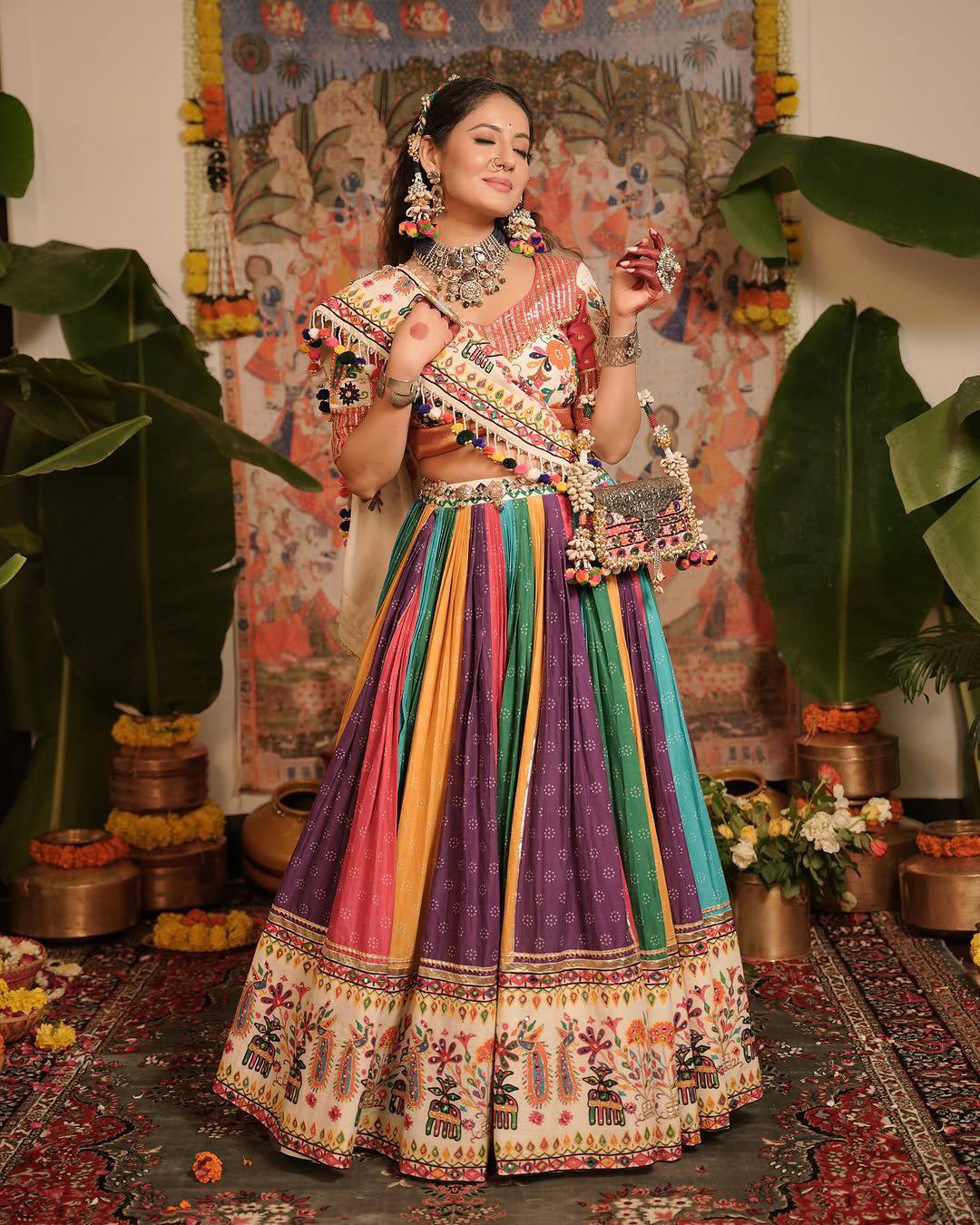 TRENDING NAVRATRI  SPECIAL CHANIYA CHOLI single available wholesale