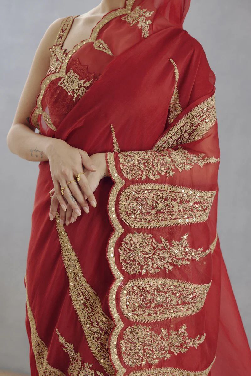 Bollywood BlockBuster Launching saree single available wholesale