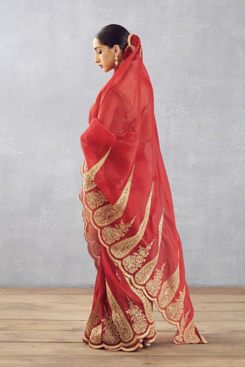 Bollywood BlockBuster Launching saree single available wholesale