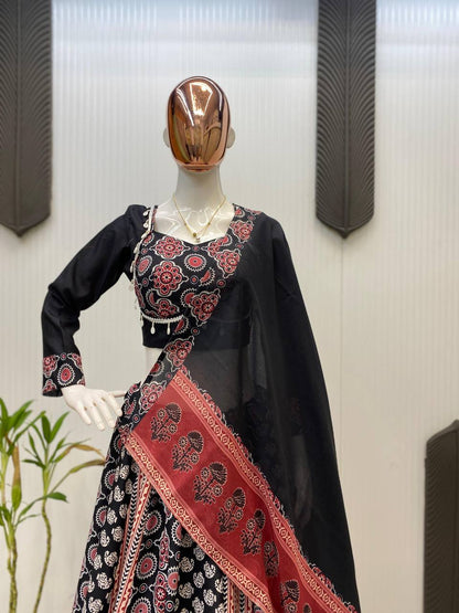 NAVARATRI SEASON OUR EXCLUSIVE FULL STITCHED LEHENGA CHOLI single available wholesale