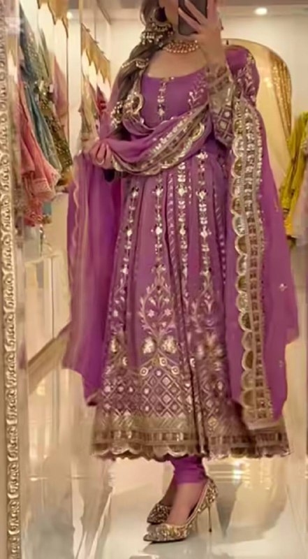 Đěsigner Anarkali Suit In New Fancy Style single available wholesale