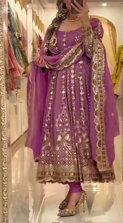 Đěsigner Anarkali Suit In New Fancy Style single available wholesale