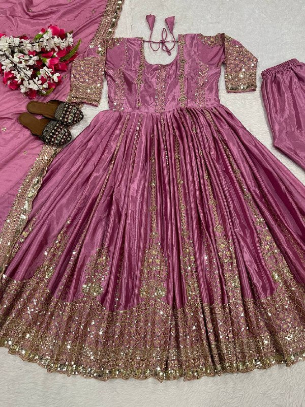 Đěsigner Anarkali Suit In New Fancy Style single available wholesale