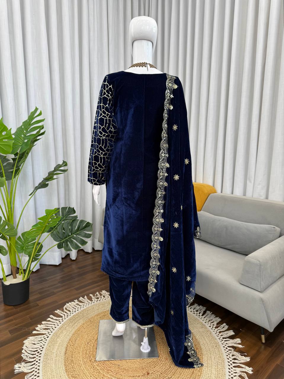 Designer Velvet Set – Elegant Ethnic Wear ✨ 🎀 Crafted in Classy Tones with Premium Fabric & Detailing