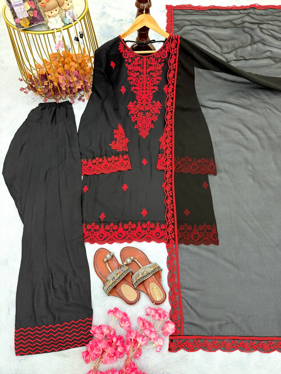 Đěsigner Party Wear Look Pur Rayon Cotton Top & Farshi Palazzo With Dupatta set
