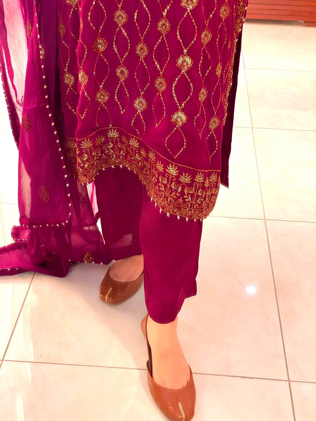 ENHANCE THE BEAUTY OF YOUR WARDROBE WITH THIS NEWLY LAUNCHED KURTI-PANT SET