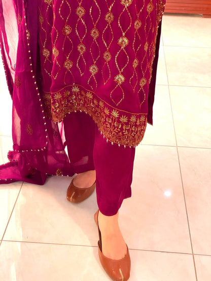 ENHANCE THE BEAUTY OF YOUR WARDROBE WITH THIS NEWLY LAUNCHED KURTI-PANT SET