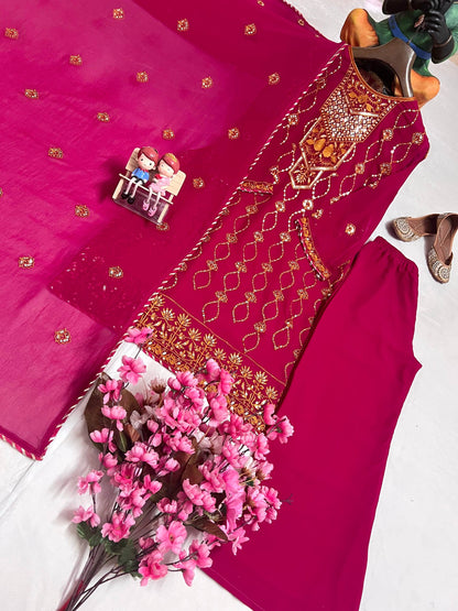 ENHANCE THE BEAUTY OF YOUR WARDROBE WITH THIS NEWLY LAUNCHED KURTI-PANT SET