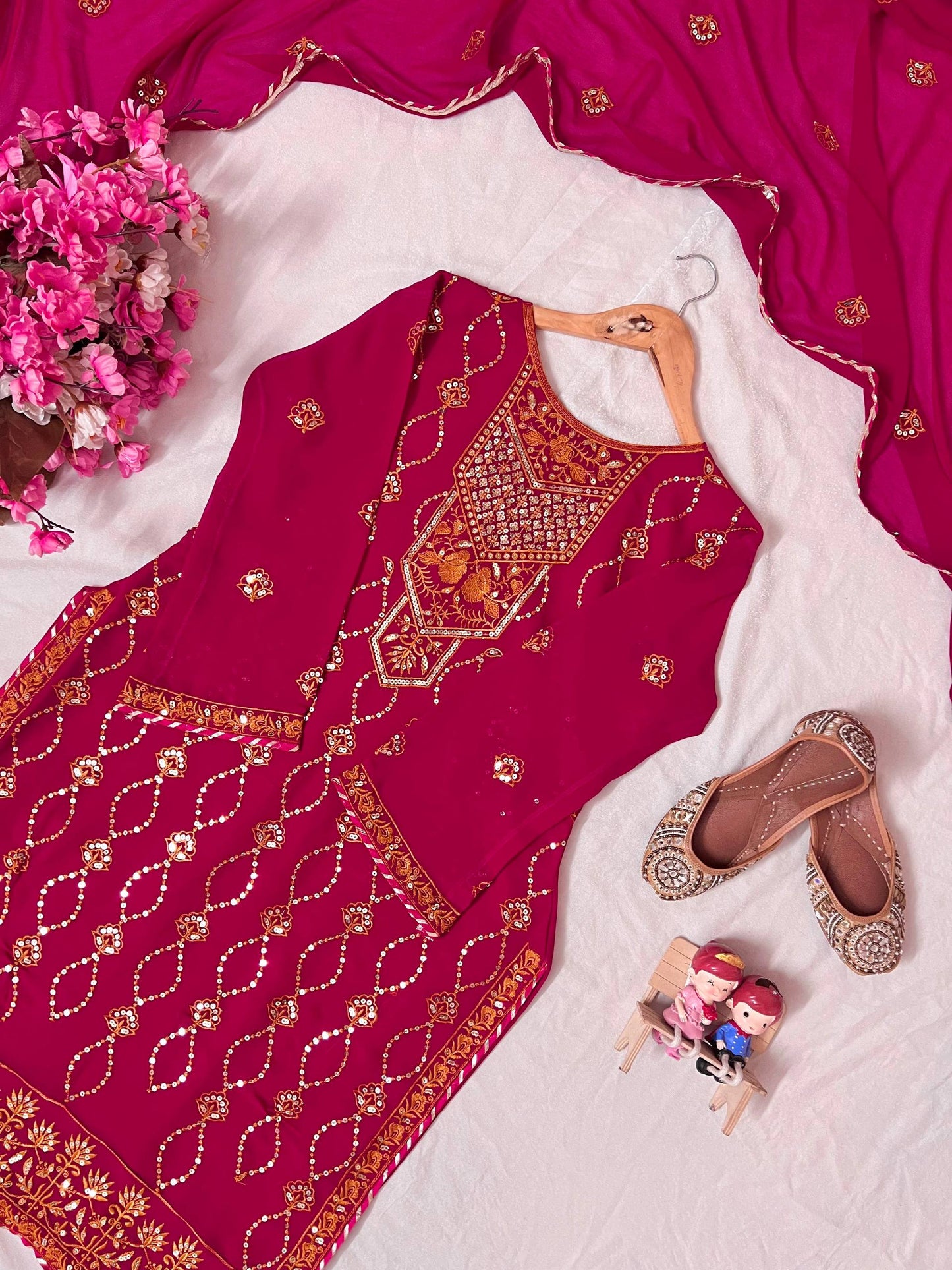 ENHANCE THE BEAUTY OF YOUR WARDROBE WITH THIS NEWLY LAUNCHED KURTI-PANT SET