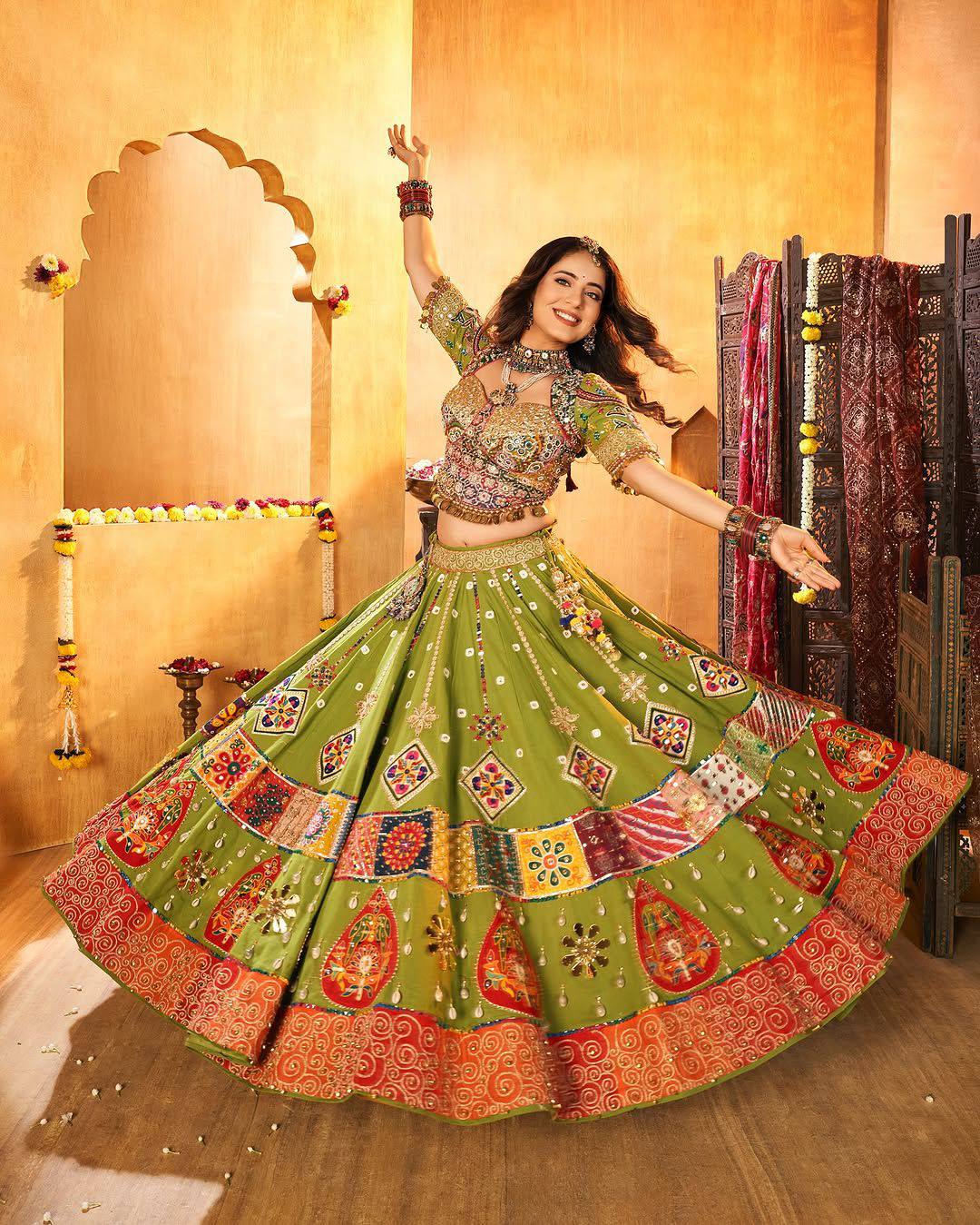 TRENDING NAVRATRI  SPECIAL CHANIYA CHOLI single available wholesale