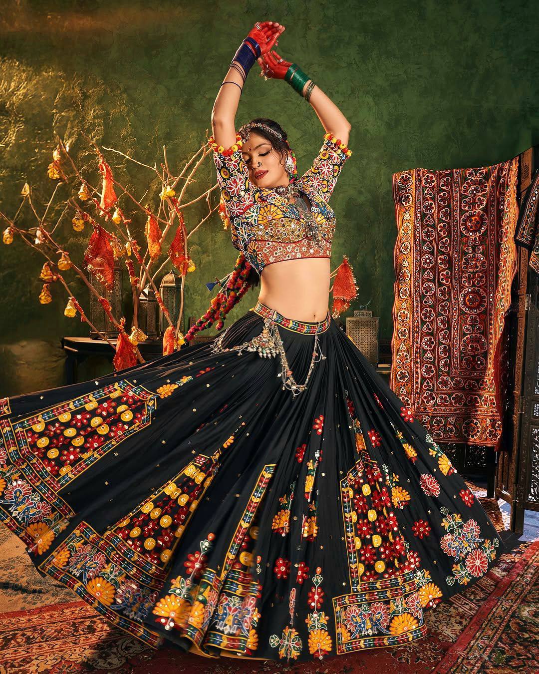 TRENDING NAVRATRI  SPECIAL CHANIYA CHOLI single available wholesale