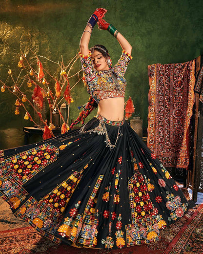 TRENDING NAVRATRI  SPECIAL CHANIYA CHOLI single available wholesale