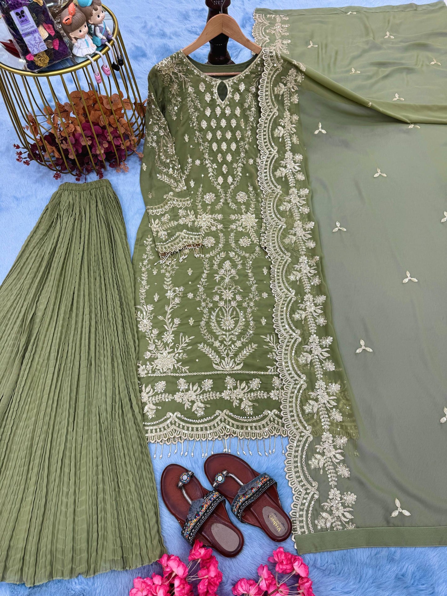 Đěsigner Party Wear Look Pur Heavy Faux Georgette Top Plazzo & Dupatta Set