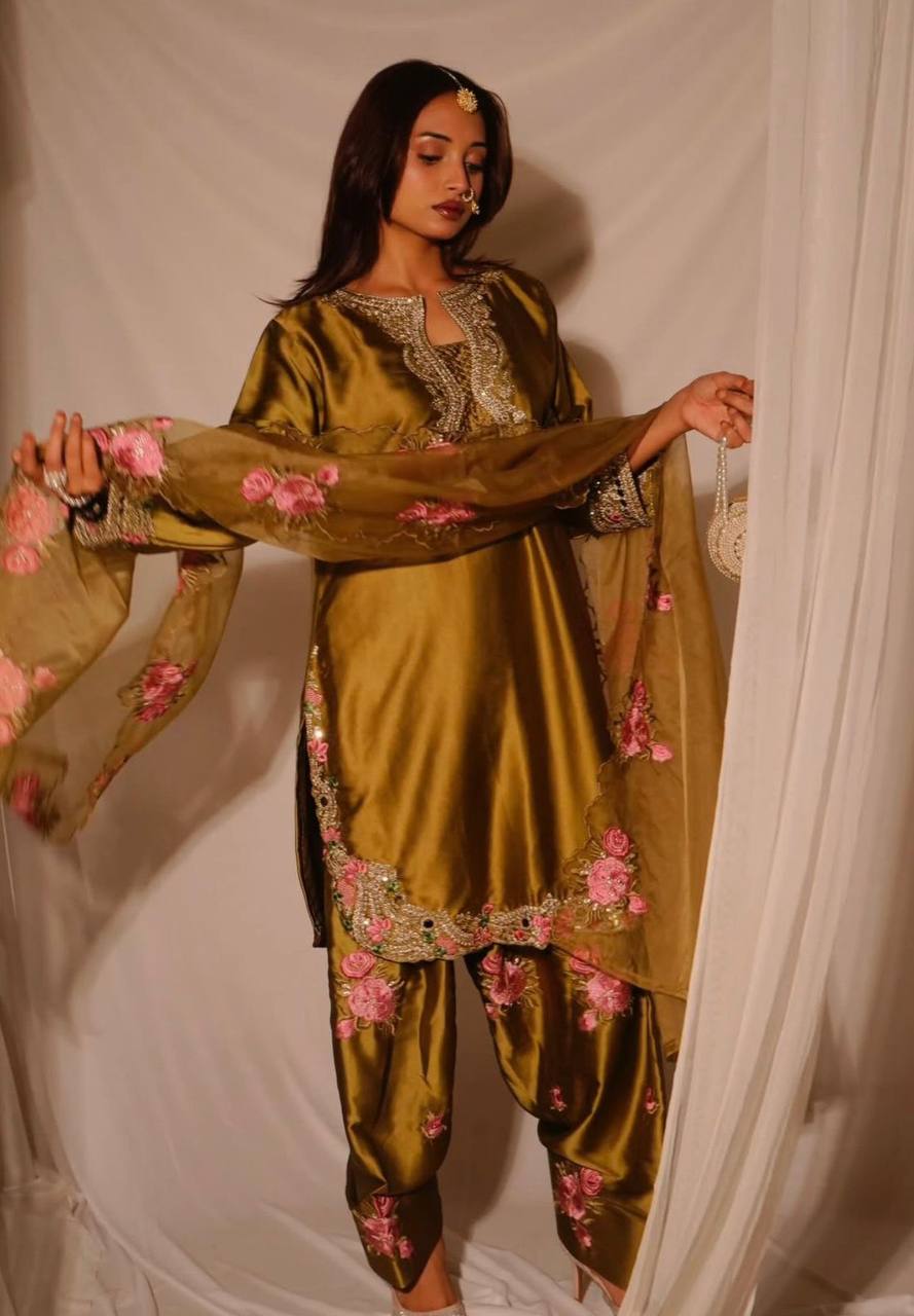 Đěsigner Party Wear Look top with farshi salwar