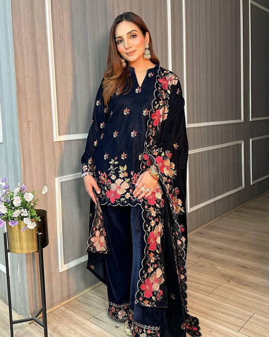 HEAVY VELVET KURTA & PANT (3-PIS SET) WITH BEAUTIFUL SEQUINS EMBROIDERY WORK single available wholesale