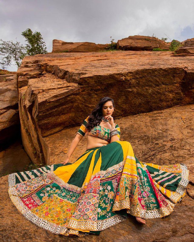 NAVRATRI SPECIAL* DESIGNER PRINTED LAHENGA CHOLI