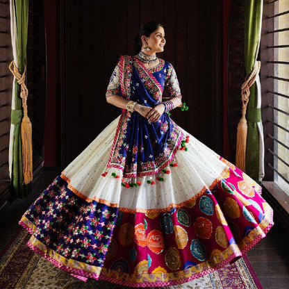 *NAVRATRI DESIGNER* EMBROIDERIED & REAL MIRROR WORK LAHENGA CHOLI