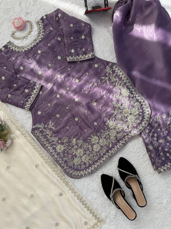 Elegant Ethnic Wear ✨ 🎀 Crafted in Classy Tones with Premium Fabric & Detailing