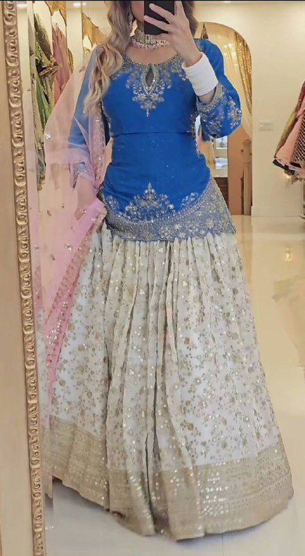 ĐĚSIGNER PARTY WEAR TOP AND LAHENGHA. WITH FANCY DUPPATA AND EMBROIDERY WORK