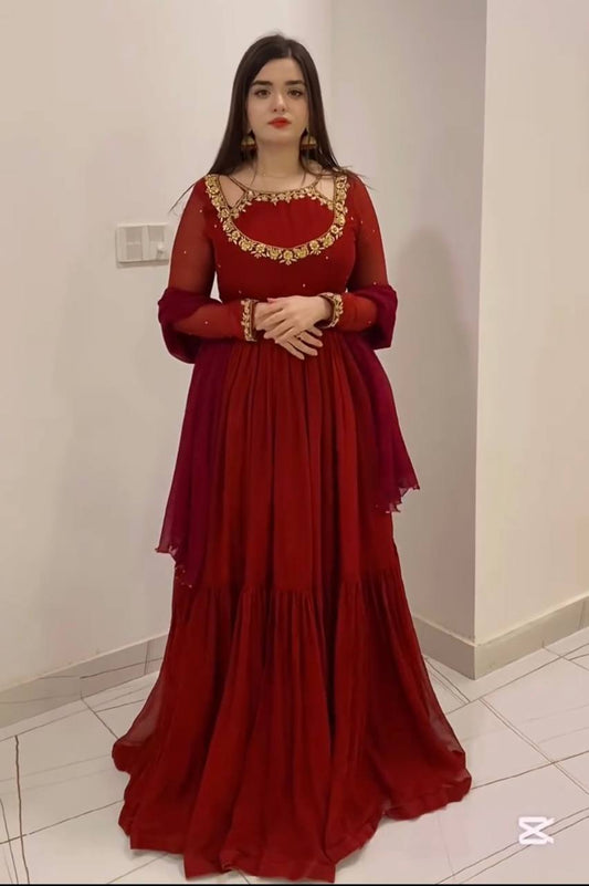 Launching New 🦋 Đěsigner Party Wear Look Fancy Gown,Dupatta & Bottom Set single available wholesale