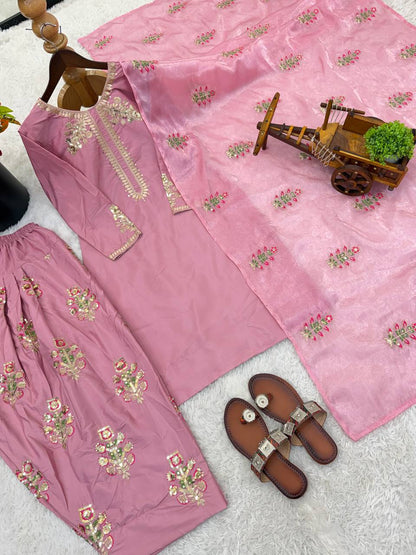 Women’s Ethnic Wear