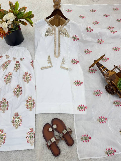 Women’s Ethnic Wear