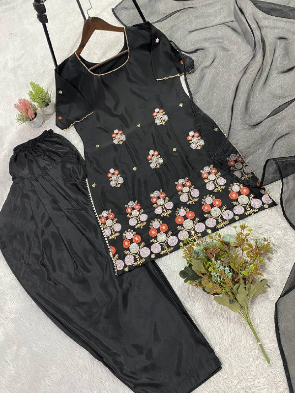 HANIA AMIR INSPIRED THIS SESSION SEQUENCE EMBROIDERY WORKED TOP, FARSI SALWAAR WITH DUPATTA