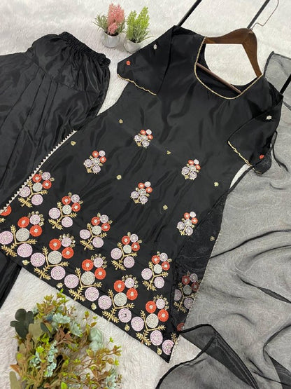 HANIA AMIR INSPIRED THIS SESSION SEQUENCE EMBROIDERY WORKED TOP, FARSI SALWAAR WITH DUPATTA