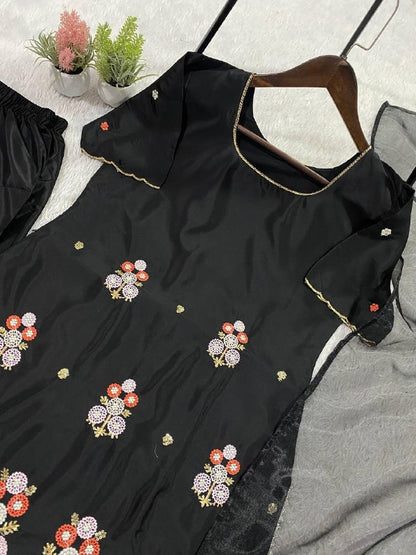 HANIA AMIR INSPIRED THIS SESSION SEQUENCE EMBROIDERY WORKED TOP, FARSI SALWAAR WITH DUPATTA