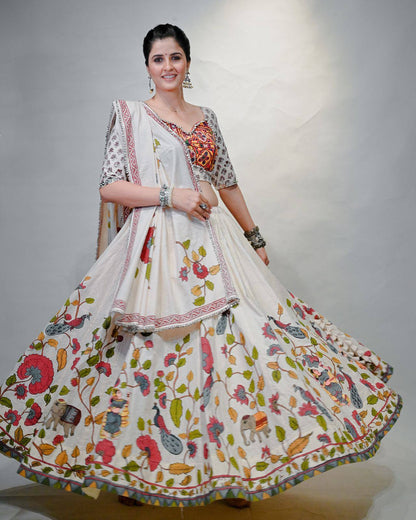 Navratri Special Lehenga Choli With 6 Meter Heavy Flair