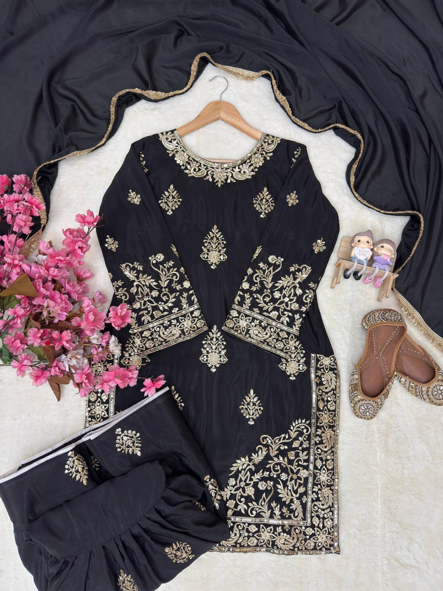 ENHANCE THE BEAUTY OF YOUR WARDROBE WITH THIS NEWLY LAUNCHED KURTI & SHARARA SET