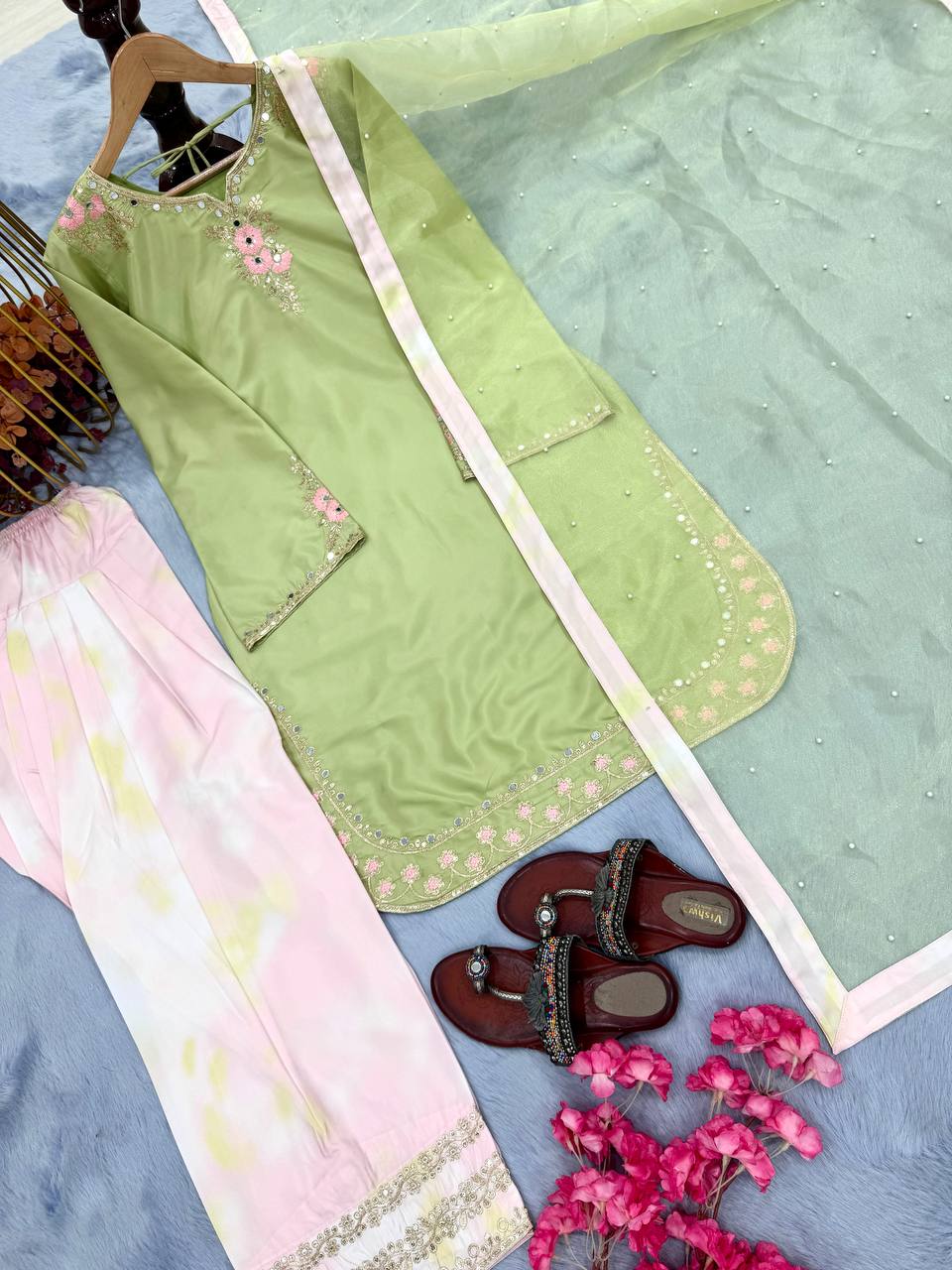 Đěsigner Party Wear Look Pur Natural Crepe Top & Farshi Palazzo With Dupatta set*