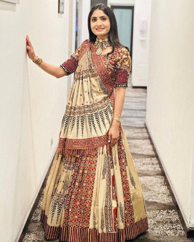 NAVRATRI SPECIAL* DESIGNER PRINTED LAHENGA CHOLI