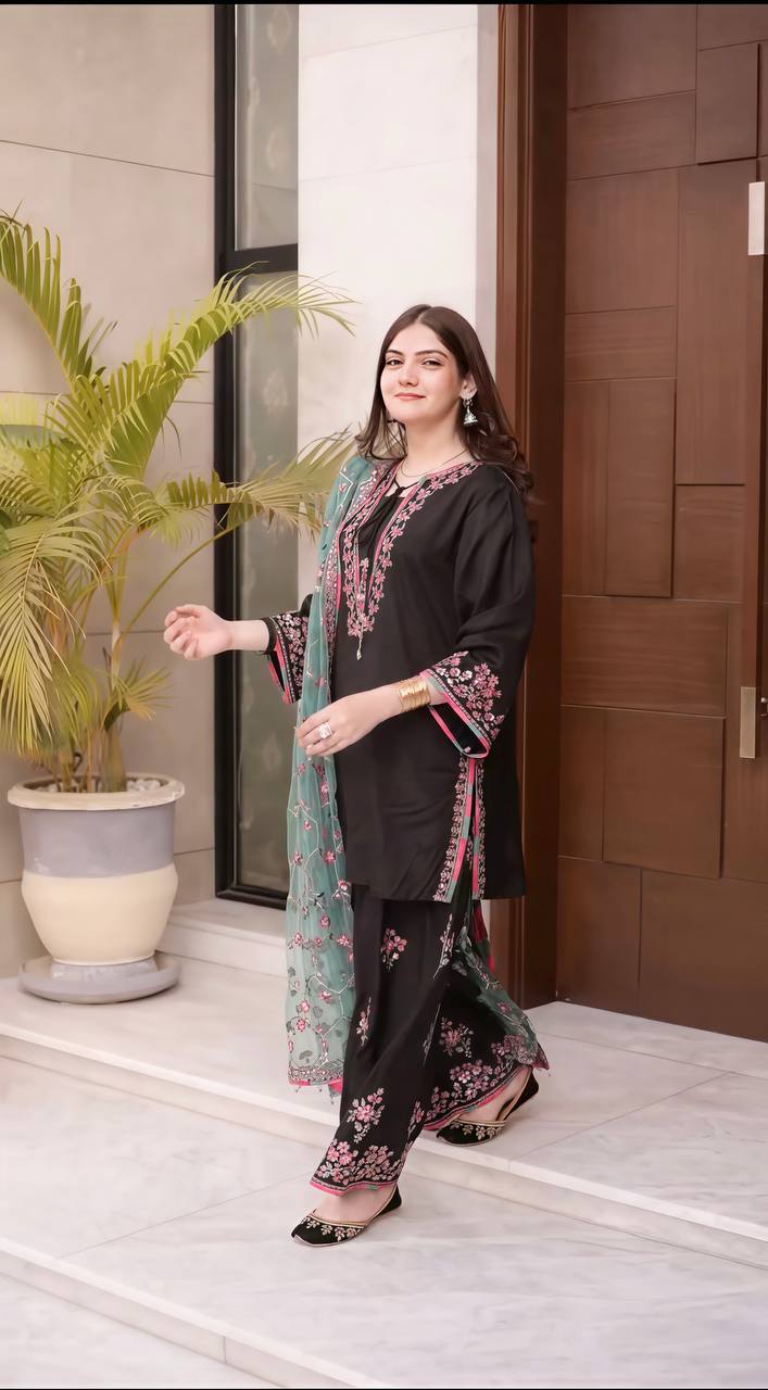 Women’s Ethnic Wear