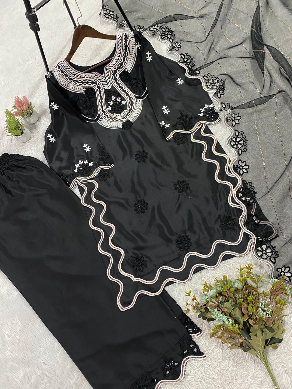 HANIA AMIR INSPIRED THIS SUMMER SEASON WEAR PAKISTANI SUIT WITH SEQUENCE EMBROIDERED CUT WORKED TOP, PLAZZO AND DUPATTA