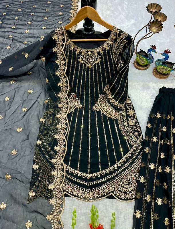 ĐĚSIGNER PARTY WEAR TOP AND PLAZO. WITH FANCY DUPPATA AND EMBROIDERY WORK