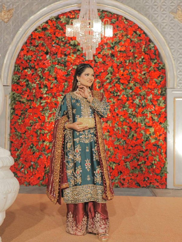 ENHANCE THE BEAUTY OF YOUR WARDROBE WITH THIS NEWLY LAUNCHED KURTI & PLAZZO SET