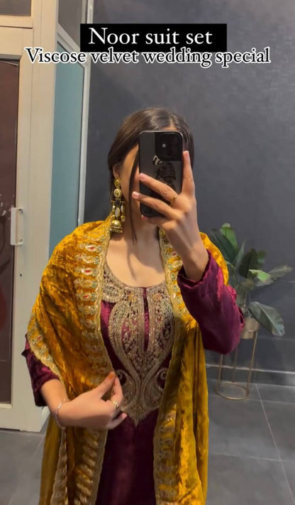 ĐĚSIGNER PARTY WEAR TOP AND  PLAZO  WITH FANCY DUPPATA AND EMBROIDERY WORK single available wholesale