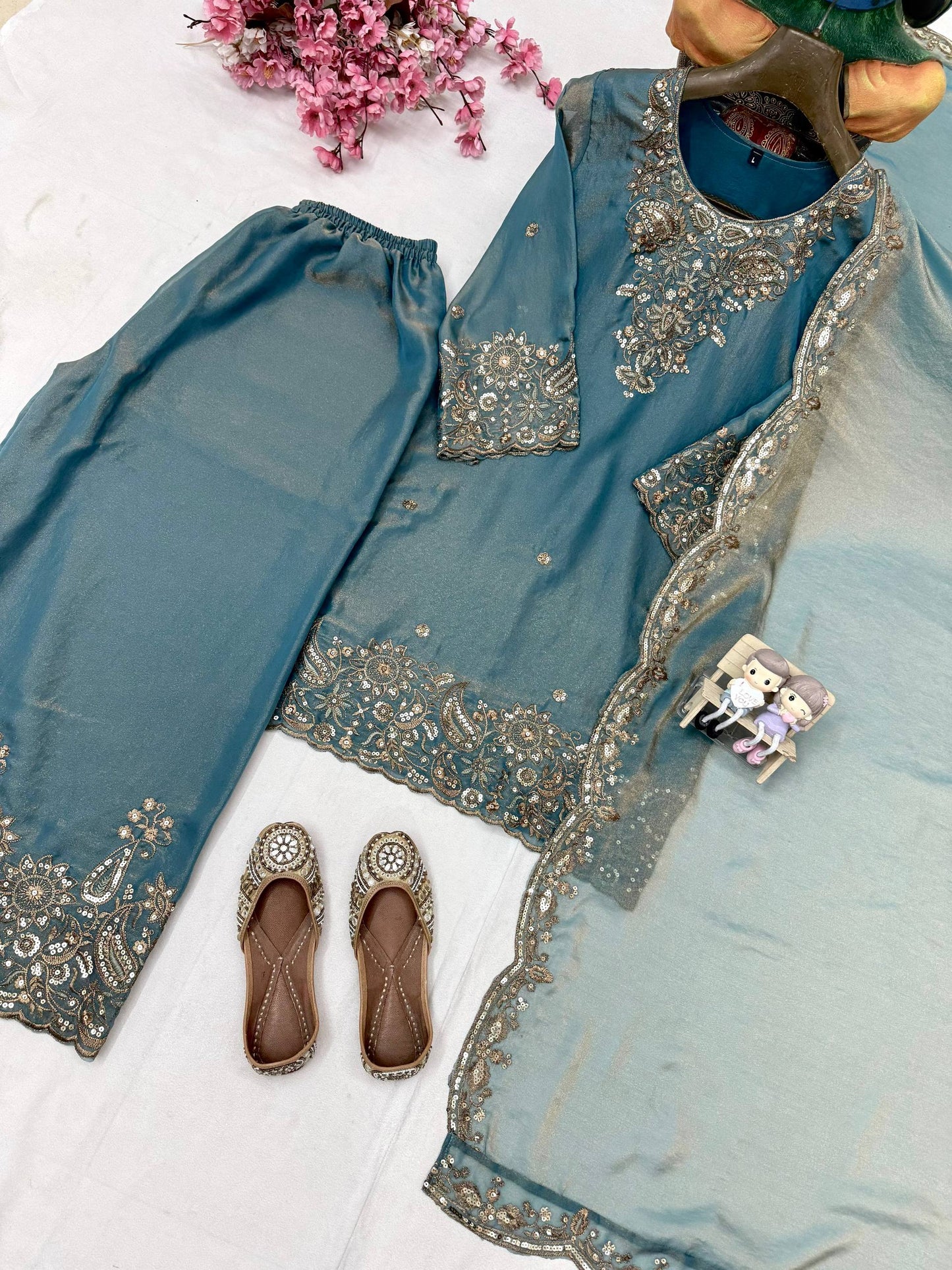 ENHANCE THE BEAUTY OF YOUR WARDROBE WITH THIS NEWLY LAUNCHED KURTI & PLAZZO SET