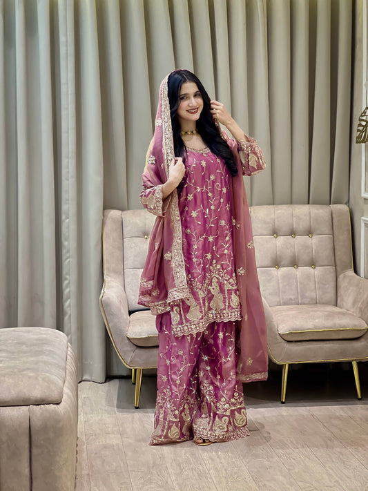 ENHANCE THE BEAUTY OF YOUR WARDROBE WITH THIS NEWLY LAUNCHED KURTI & PLAZZO SET