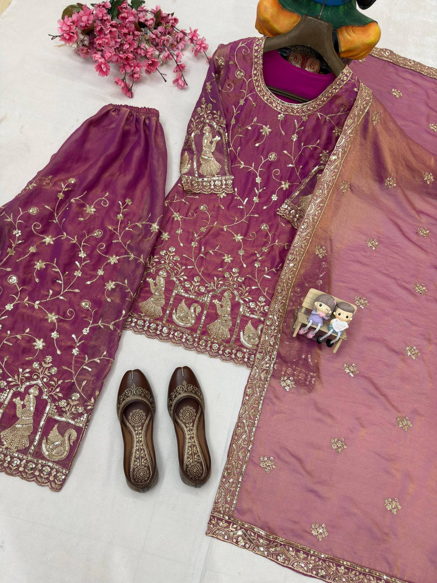 ENHANCE THE BEAUTY OF YOUR WARDROBE WITH THIS NEWLY LAUNCHED KURTI & PLAZZO SET