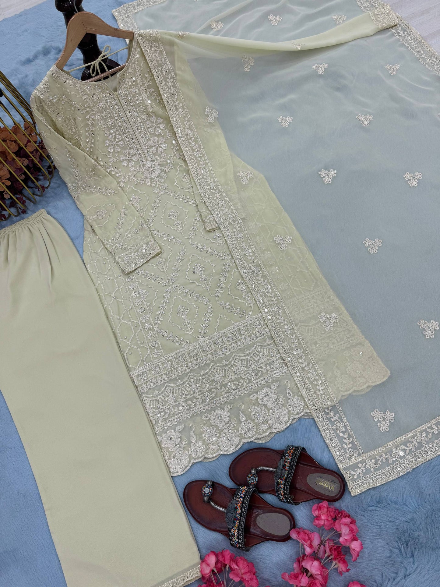 Đěsigner Party Wear Look Pur Heavy Faux Georgette Top Plazzo & Dupatta Set