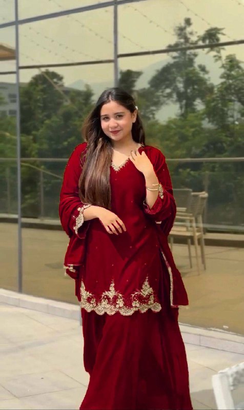 ĐĚSIGNER PARTY WEAR TOP AND PLAZZO. WITH FANCY DUPPATA AND EMBROIDERY WORK*