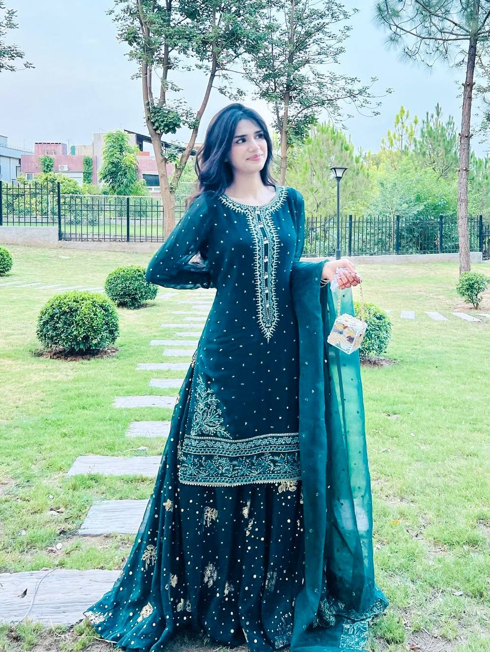 Đěsigner Party Wear Look Pur Heavy Faux Georgette Top Plazzo & Dupatta Set