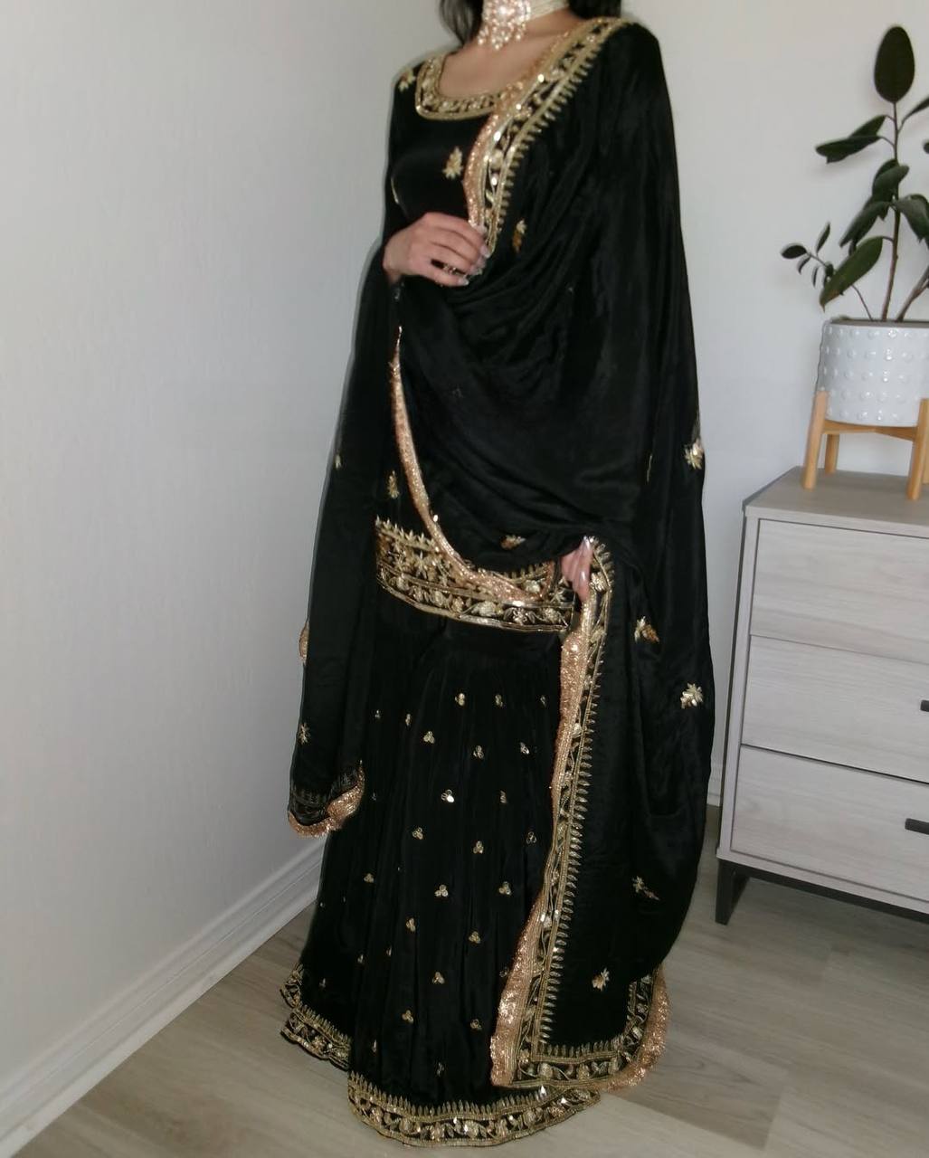top sarara Natural Crep With Heavy *Embroidery