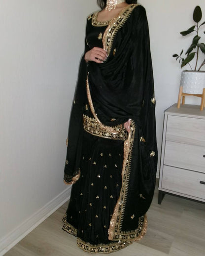 top sarara Natural Crep With Heavy *Embroidery