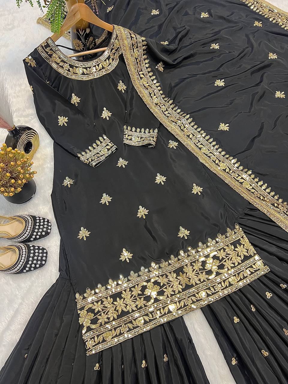 top sarara Natural Crep With Heavy *Embroidery
