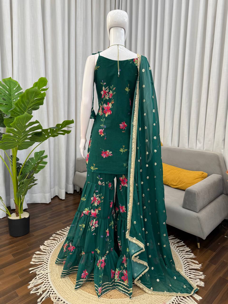 Elegant Ethnic Wear ✨ 🎀 Crafted in Classy Tones with Premium Fabric & Detailing