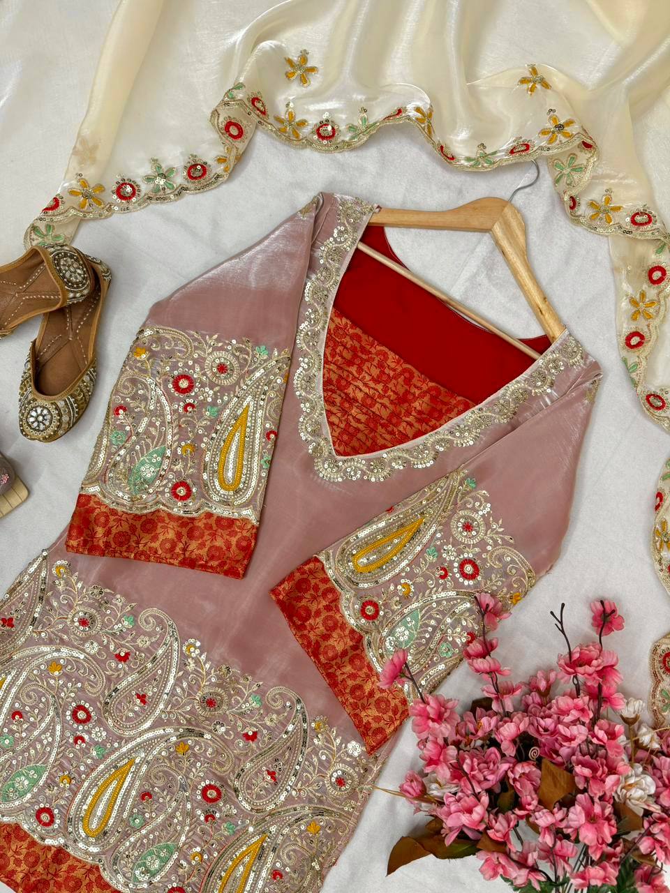 ENHANCE THE BEAUTY OF YOUR WARDROBE WITH THIS NEWLY LAUNCHED KURTI & PLAZZO SET