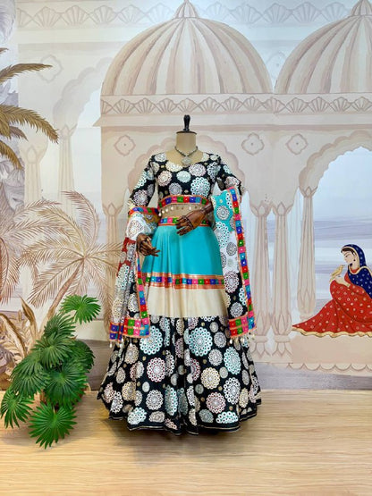 navrati LEHENGA, BLOUSE & DUPATTA SET